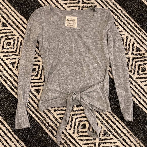 Kismet soft scooped neck sweater with front or back tie. Size small. - Picture 1 of 2